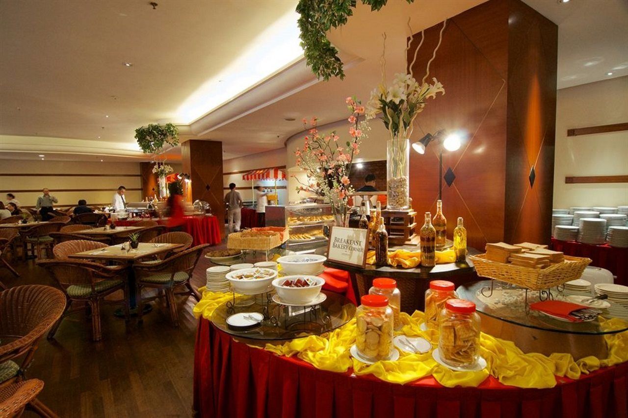 ザ ガーニー リゾート ホテル&レジデンス ジョージタウン エクステリア 写真 A buffet at a hotel