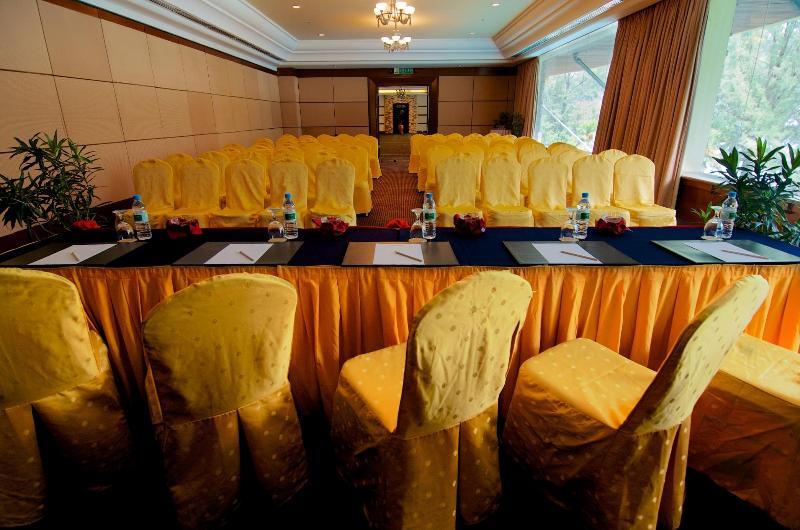 ザ ガーニー リゾート ホテル&レジデンス ジョージタウン エクステリア 写真 The 2008 meeting of the ASEAN–India Business Council